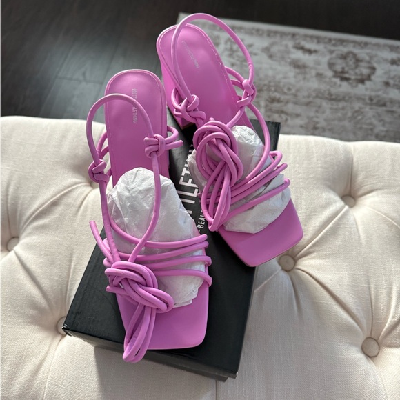 PrettyLittleThing Shoes - NEW PrettyLittleThing Pink Strappy Heeled Sandals Size‎ 7